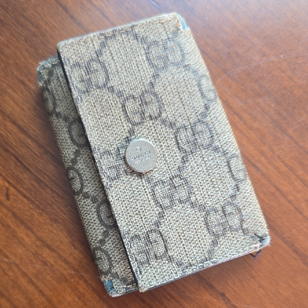 Gucci Beige Monogram Key Case